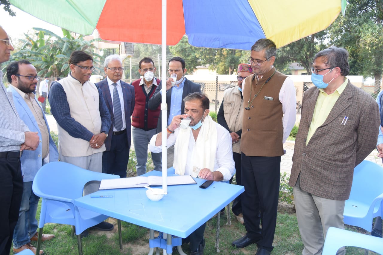 Hon’ble Minister, AHD,Dairy Development &Fisheries Development, Government of Maharashtra-Shri Sunil Chhatrapal Kedar visited the University Goat Unit alongwith AH officials of Maharashtra