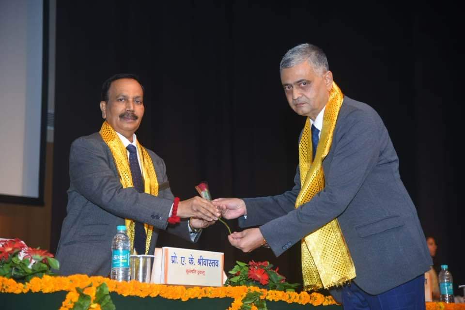 Welcome of Hon’ble Vice-Chancellor by Chairman & Organizing Secretary, IPSACON-2022