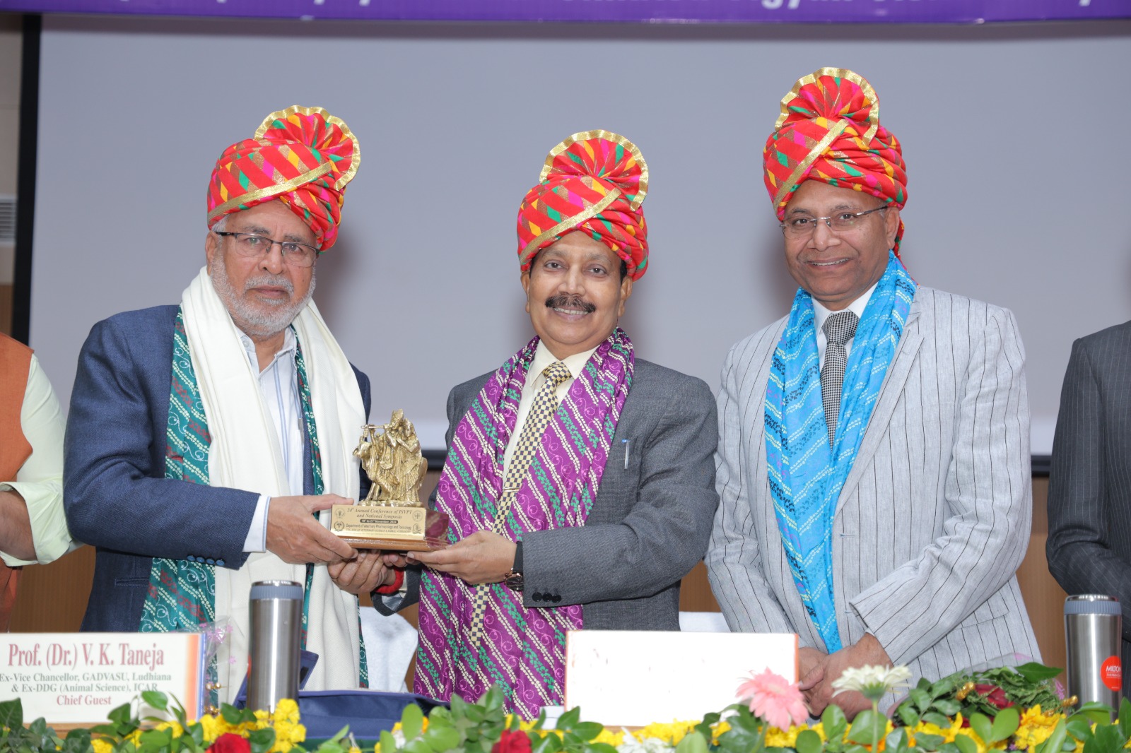 Felicitation of Prof. V. K. Taneja (Former DDG (Animal Science, ICAR & Ex-Vice Chancellor, GADVASU, Ludhiana) by Prof. A. K. Srivastava (Hon’ble Vice Chancellor) in the presence of Dr. Triveni Dutt (Director & Vice Chancellor, ICAR-IVRI) during Valedictory Function of ISVPTCON-2024