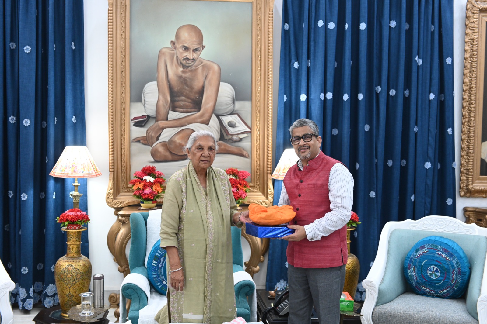 On 13.09.2025, the Vice Chancellor of the University, Dr. Abhijit Mitra met the Hon’ble Governor of Uttar Pradesh and Chancellor of the University Smt. Anandiben Patel at Rajbhavan, Lucknow and apprised about the activities of the University.