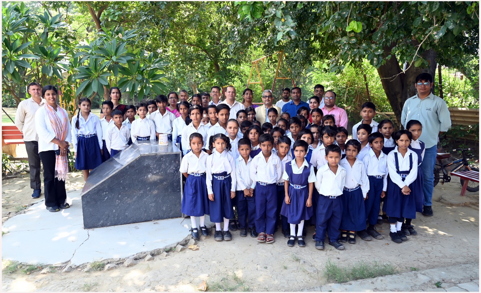 DUVASU, मथुरा के छावनी परिषद प्राथमिक विद्यालय के नन्हें बच्चों ने पोस्टर प्रतियोगिता और नुक्कड़ नाटक के माध्यम से दिया स्वच्छता का अनोखा संदेश – “स्वच्छता को अपनाना है”